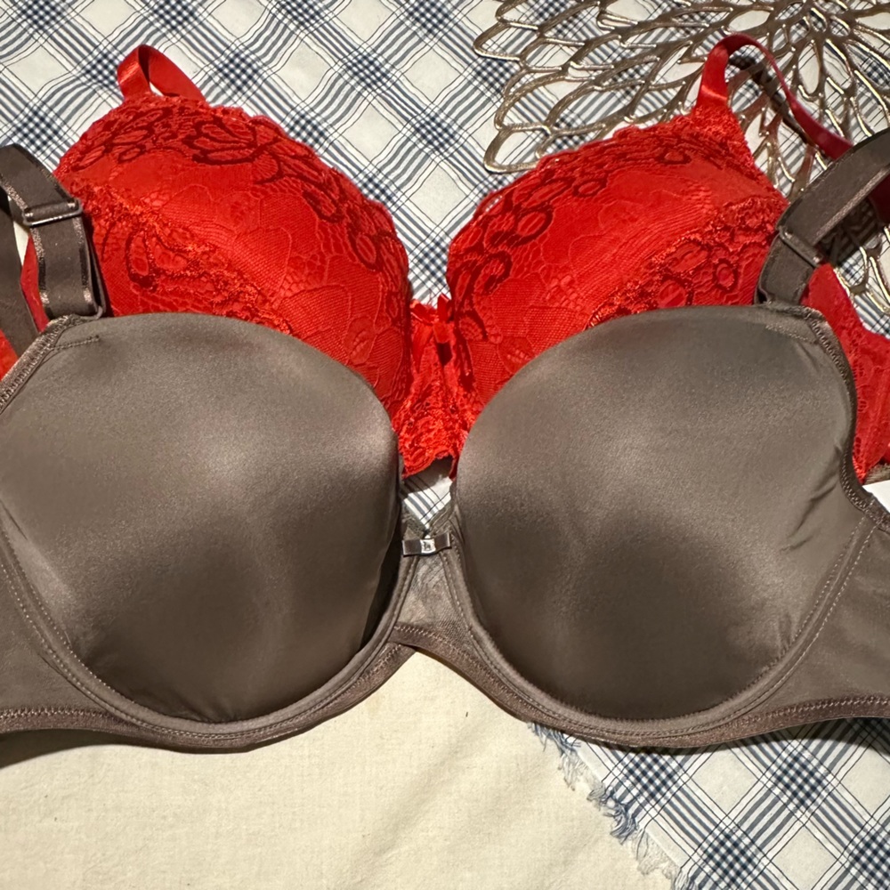 38DD NWT Target Bra & 40DD light wear XOXO bra bundle